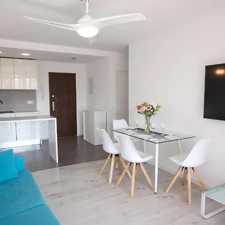Διαμέρισμα El Palmeral, Sea View, Wifi, Pool Seasonal 15june-15sept *